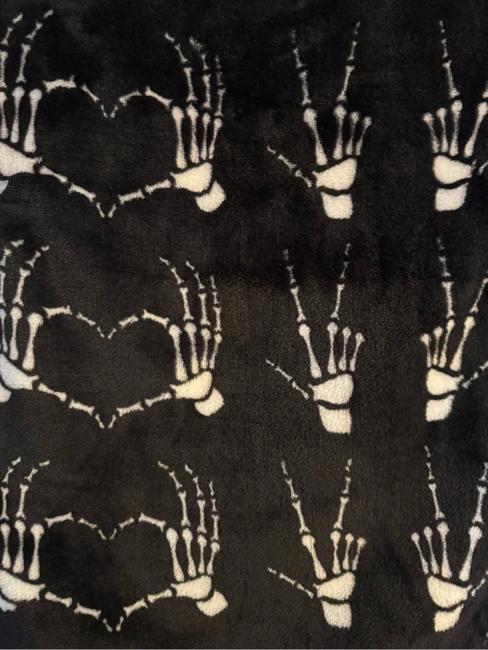 🎃 Betsey Johnson Plush Throw